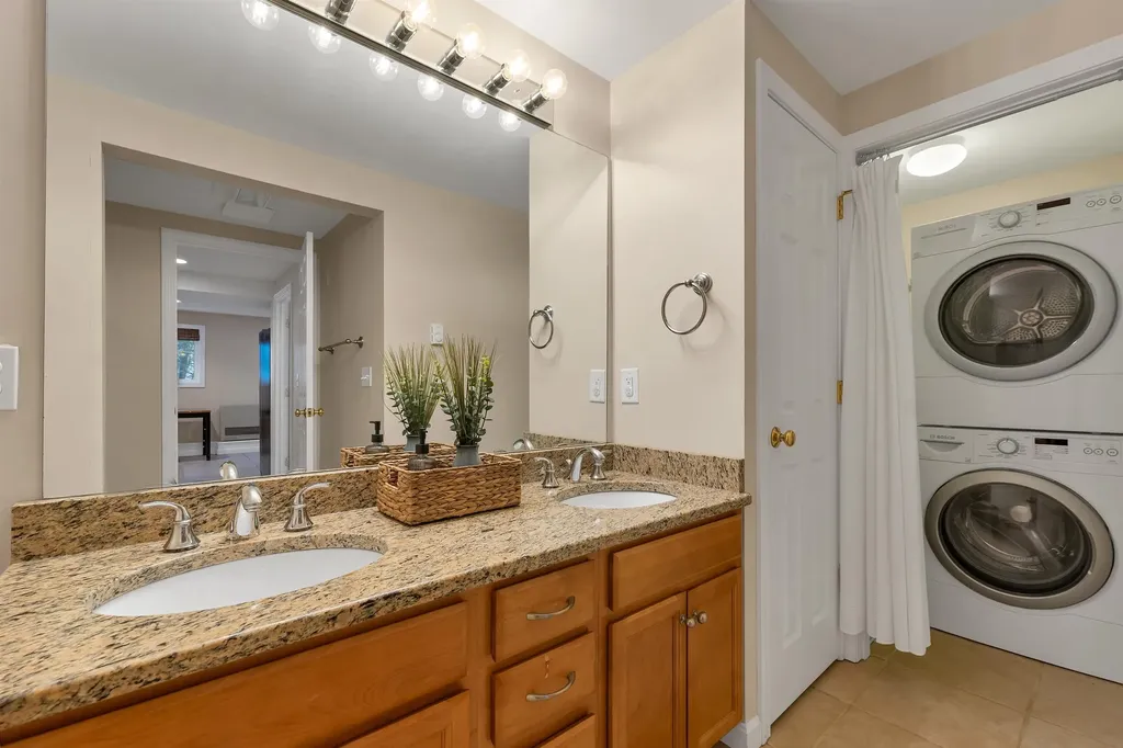 19 Sheffield Street Hudson NH 03051