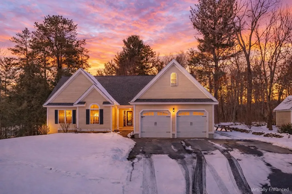 19 Sheffield Street Hudson NH 03051