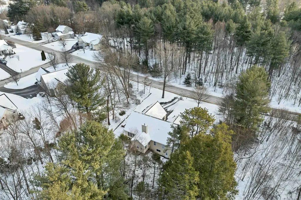 19 Sheffield Street Hudson NH 03051