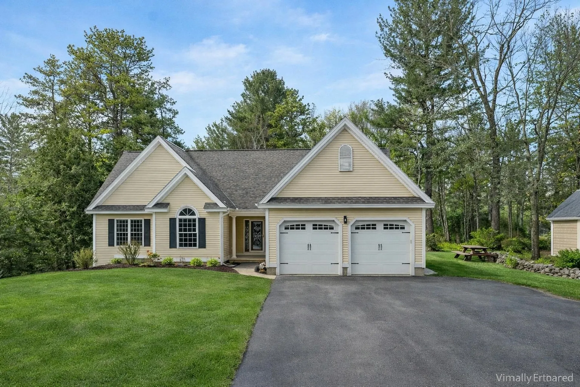 19 Sheffield Street Hudson NH 03051