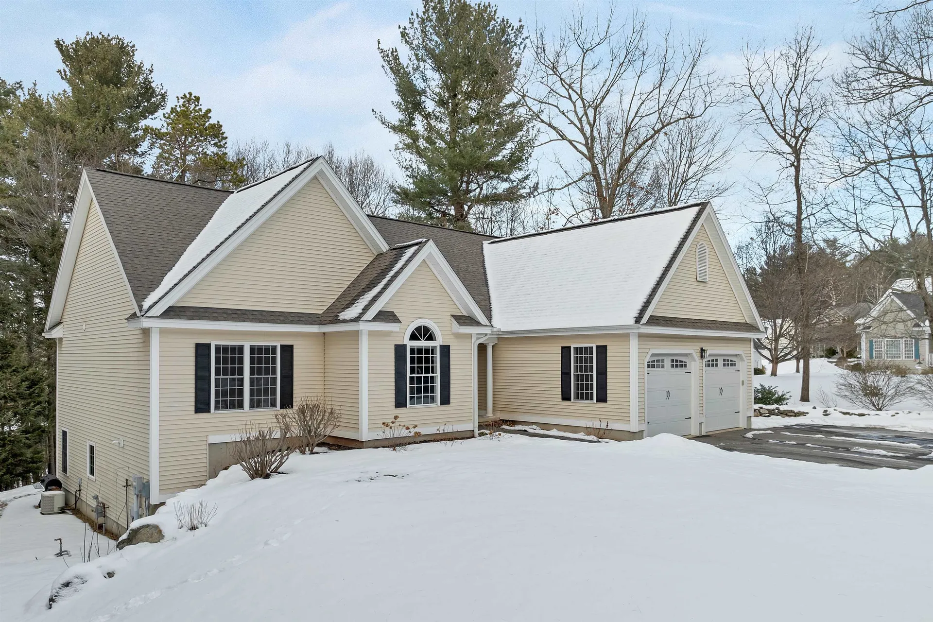 19 Sheffield Street Hudson NH 03051