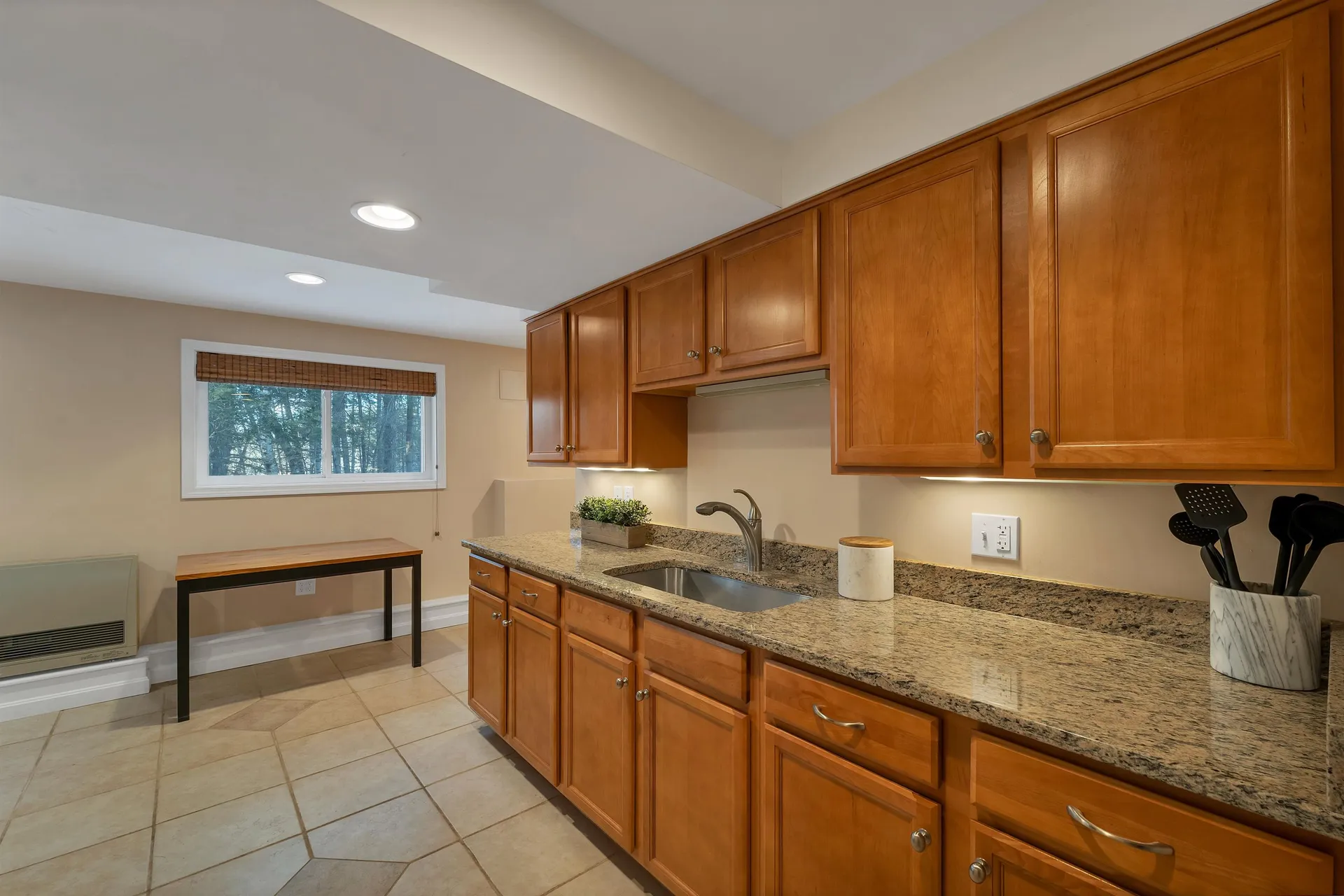 19 Sheffield Street Hudson NH 03051