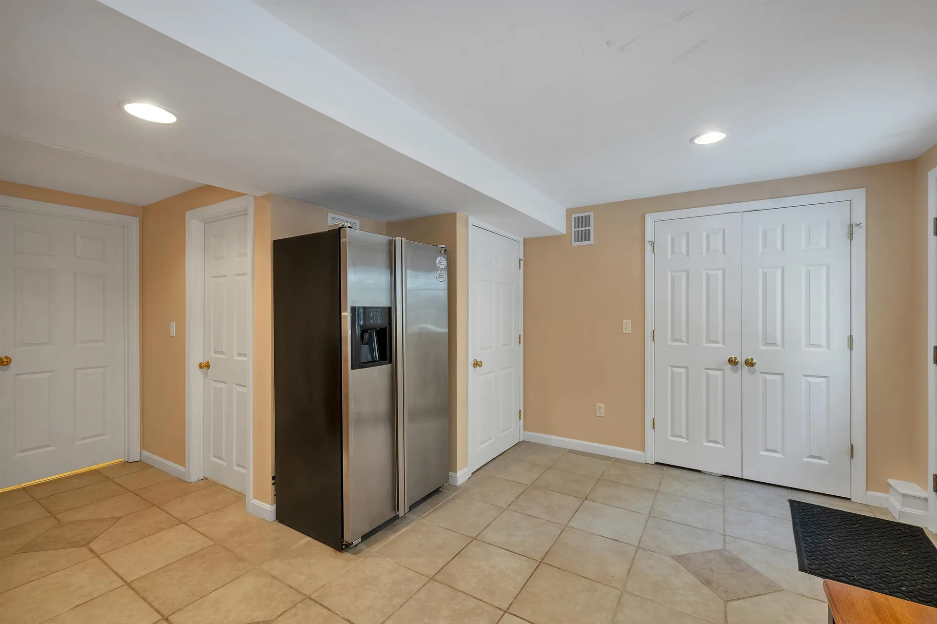 19 Sheffield Street Hudson NH 03051