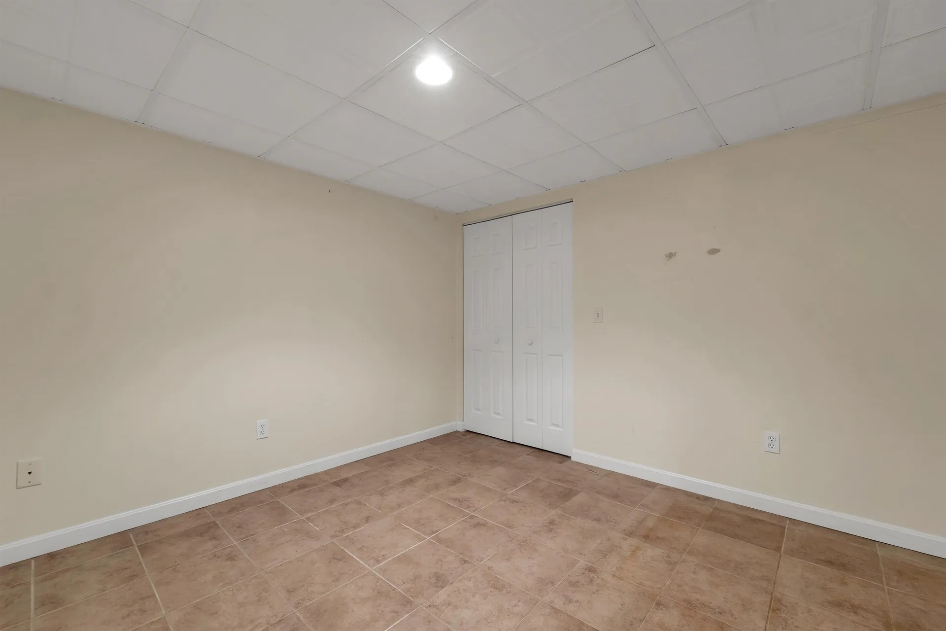 19 Sheffield Street Hudson NH 03051