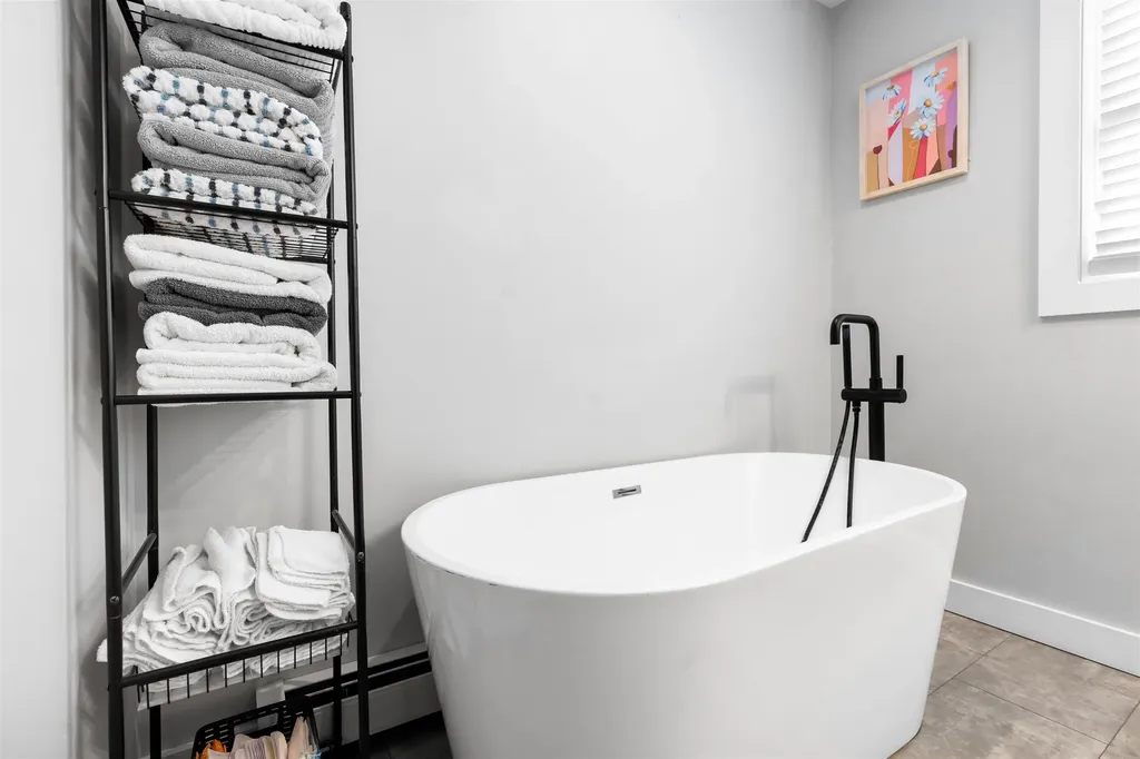 8 Charlonne Street Jaffrey NH 03452