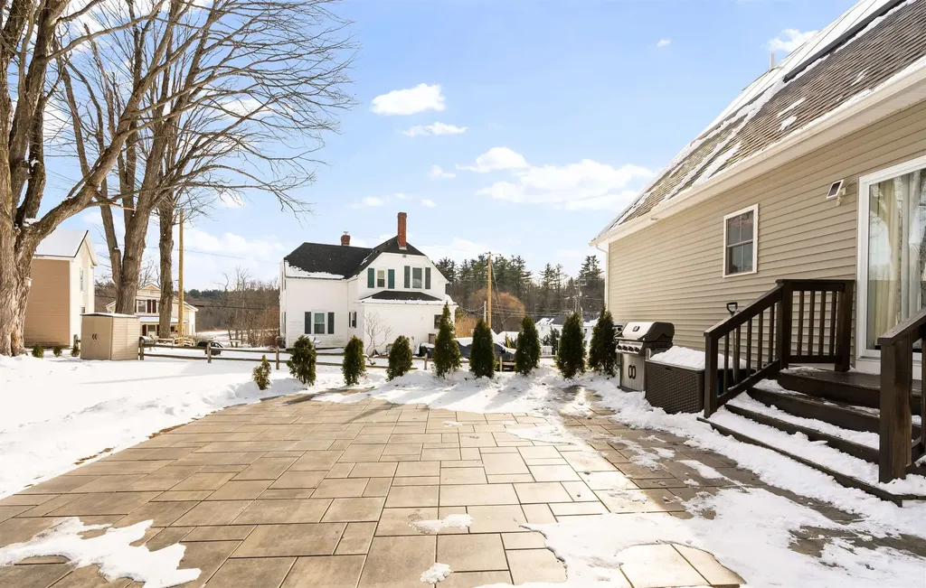 8 Charlonne Street Jaffrey NH 03452