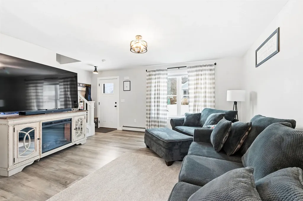 8 Charlonne Street Jaffrey NH 03452