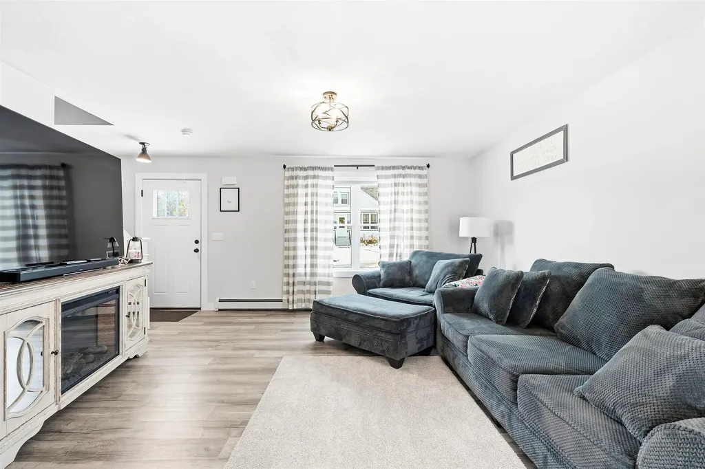 8 Charlonne Street Jaffrey NH 03452