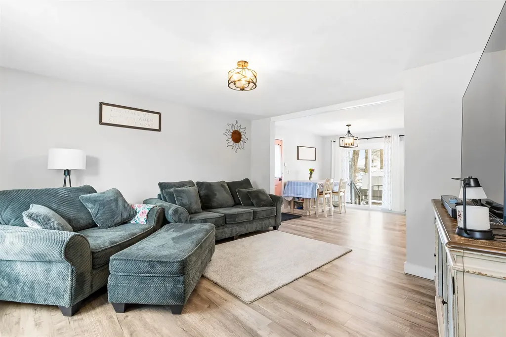 8 Charlonne Street Jaffrey NH 03452