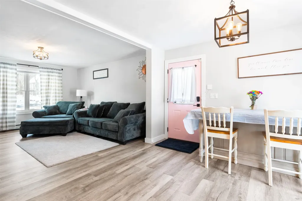 8 Charlonne Street Jaffrey NH 03452