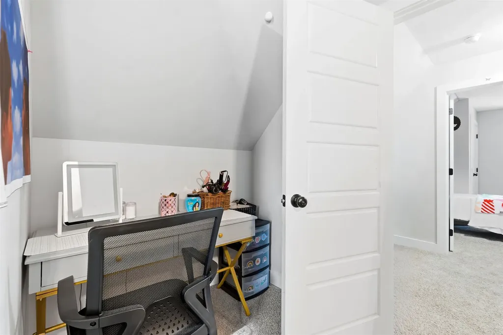 8 Charlonne Street Jaffrey NH 03452