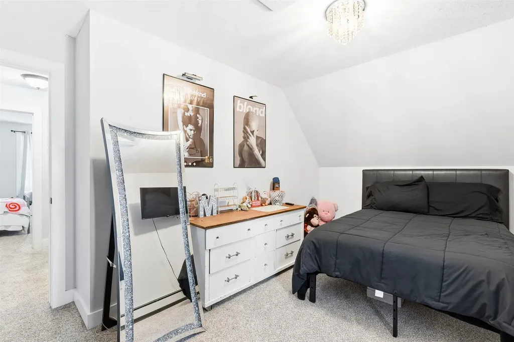 8 Charlonne Street Jaffrey NH 03452