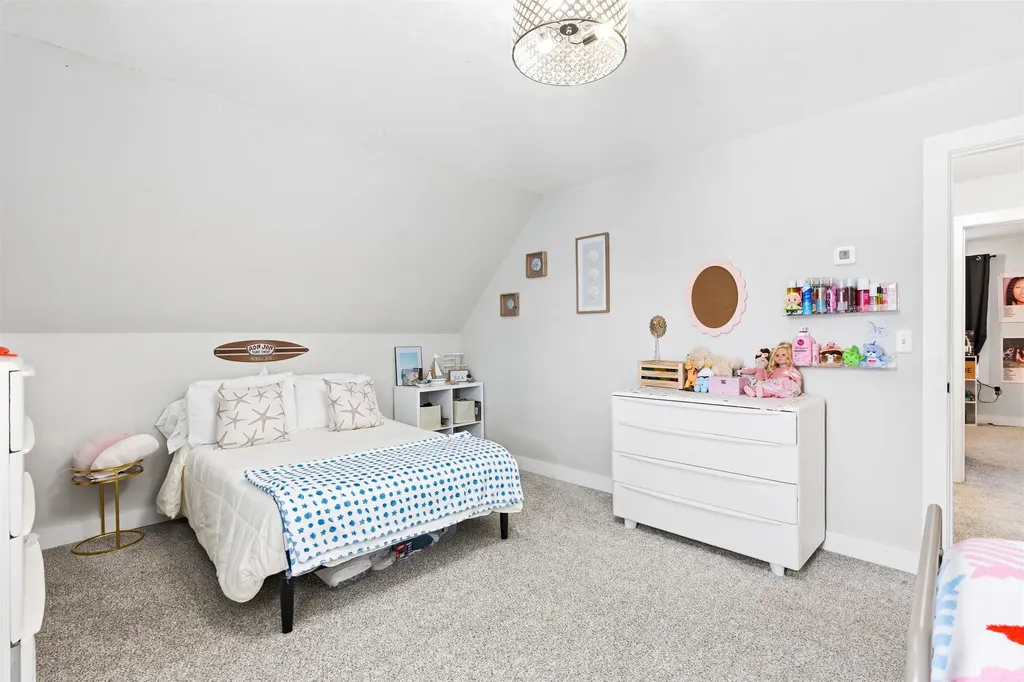 8 Charlonne Street Jaffrey NH 03452