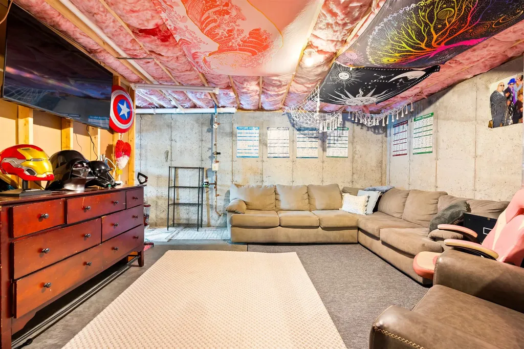 8 Charlonne Street Jaffrey NH 03452