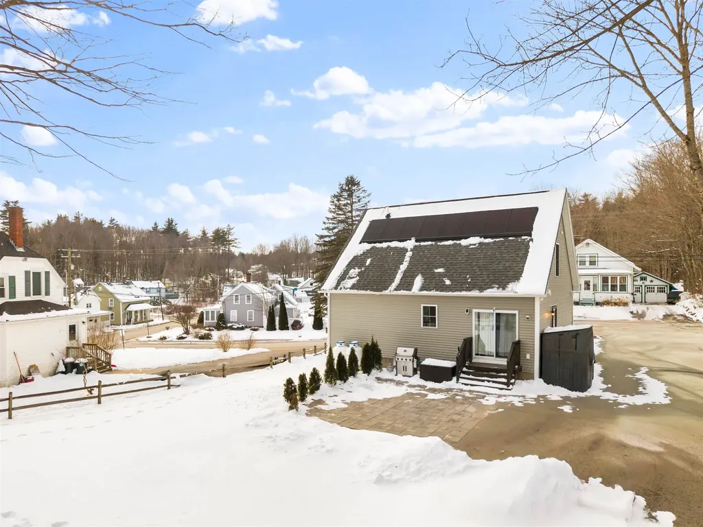 8 Charlonne Street Jaffrey NH 03452