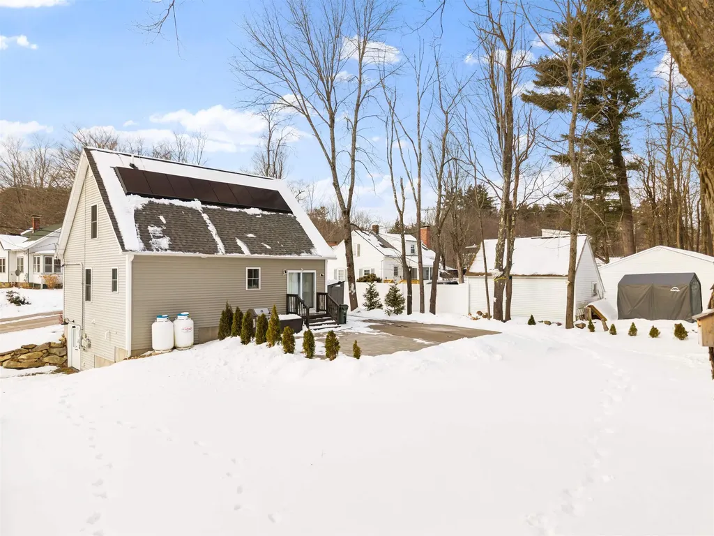 8 Charlonne Street Jaffrey NH 03452