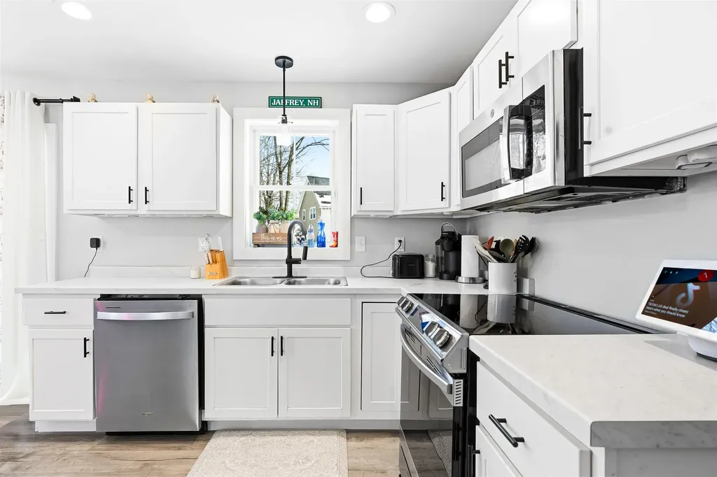 8 Charlonne Street Jaffrey NH 03452