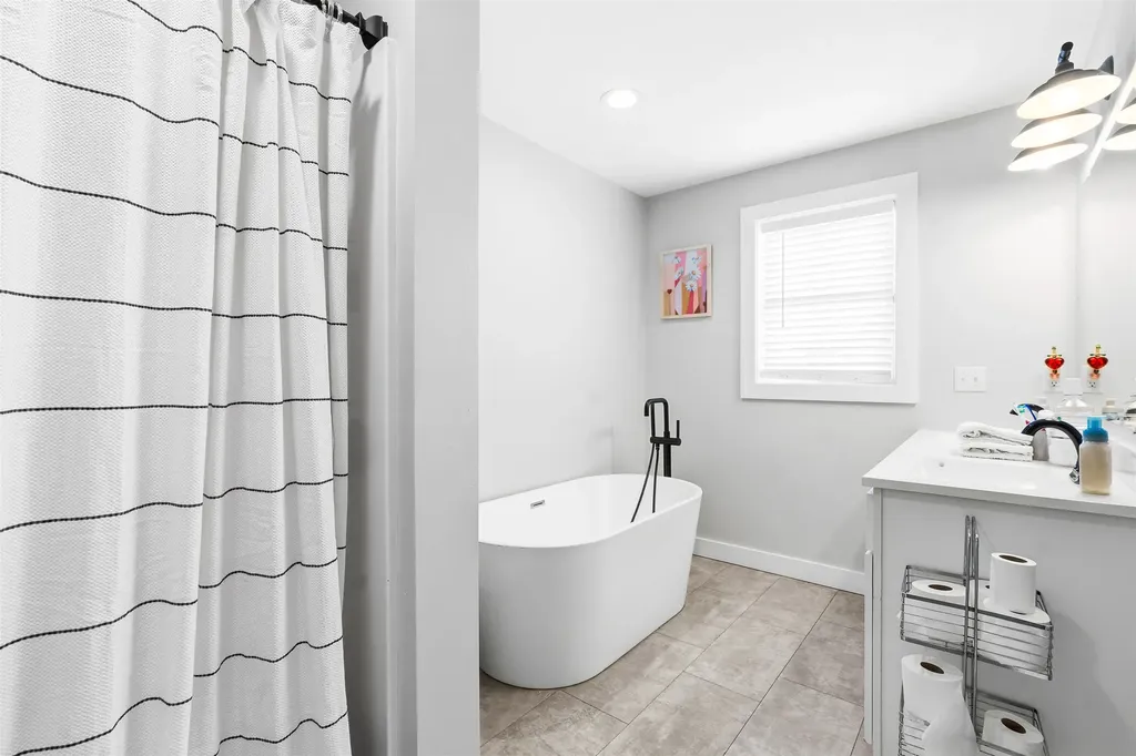 8 Charlonne Street Jaffrey NH 03452