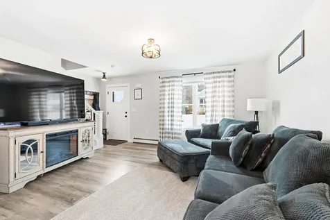 8 Charlonne Street Jaffrey NH 03452