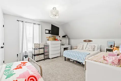 8 Charlonne Street Jaffrey NH 03452