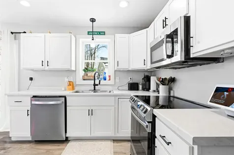 8 Charlonne Street Jaffrey NH 03452