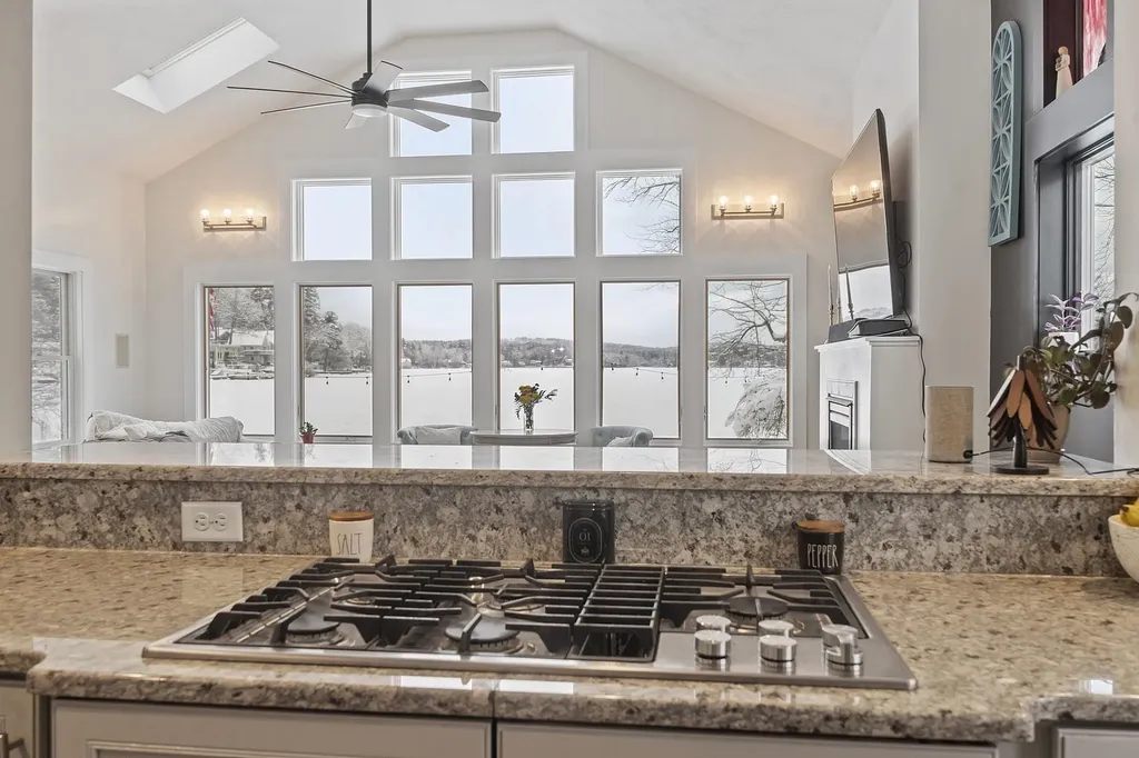 47 Cobbetts Pond Road Windham NH 03087