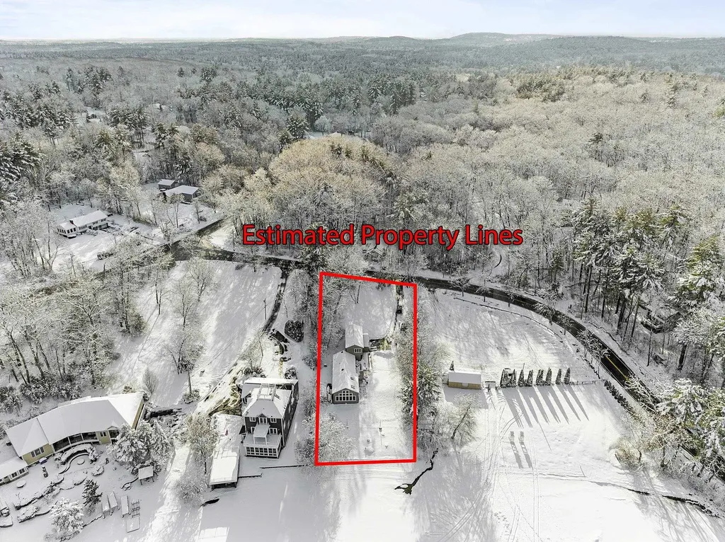 47 Cobbetts Pond Road Windham NH 03087