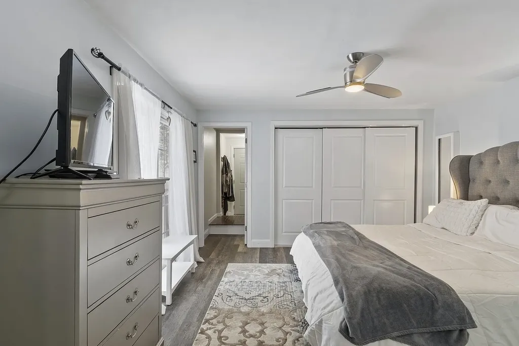 47 Cobbetts Pond Road Windham NH 03087