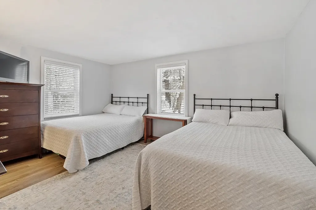 47 Cobbetts Pond Road Windham NH 03087