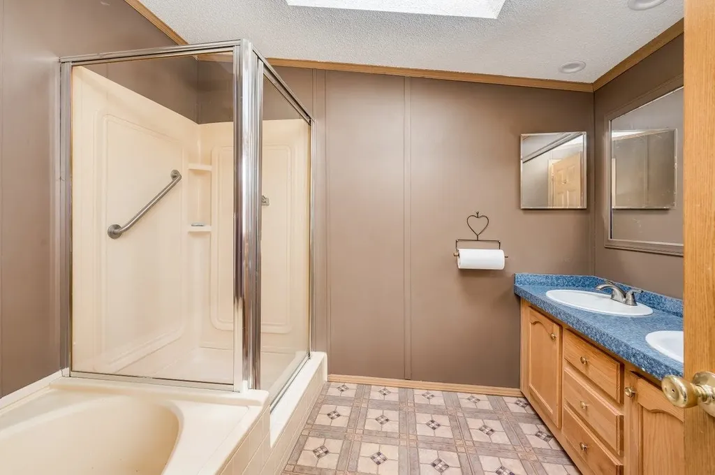 20 Seneca Street Rochester NH 03867