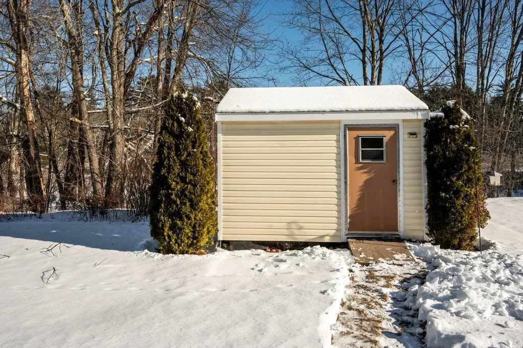 20 Seneca Street Rochester NH 03867