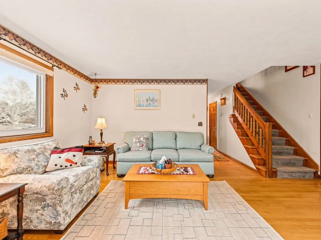 4 Mcquade Brook Road Bedford NH 03110