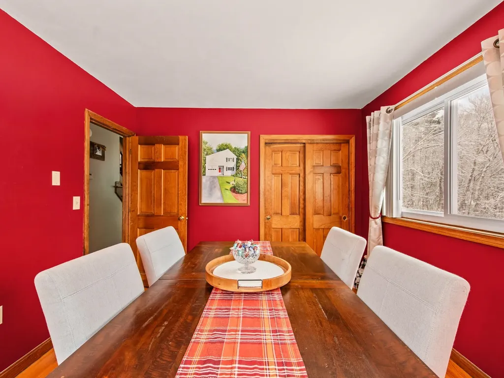 4 Mcquade Brook Road Bedford NH 03110