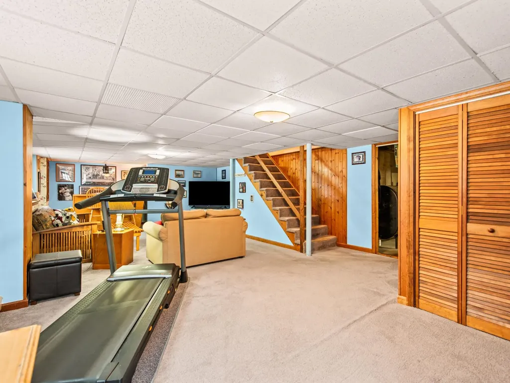 4 Mcquade Brook Road Bedford NH 03110