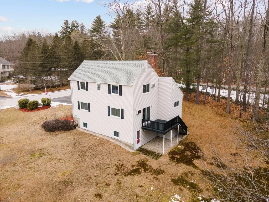 4 Mcquade Brook Road Bedford NH 03110