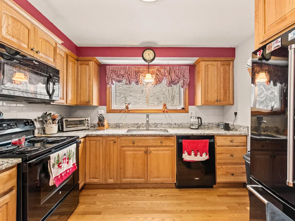 4 Mcquade Brook Road Bedford NH 03110