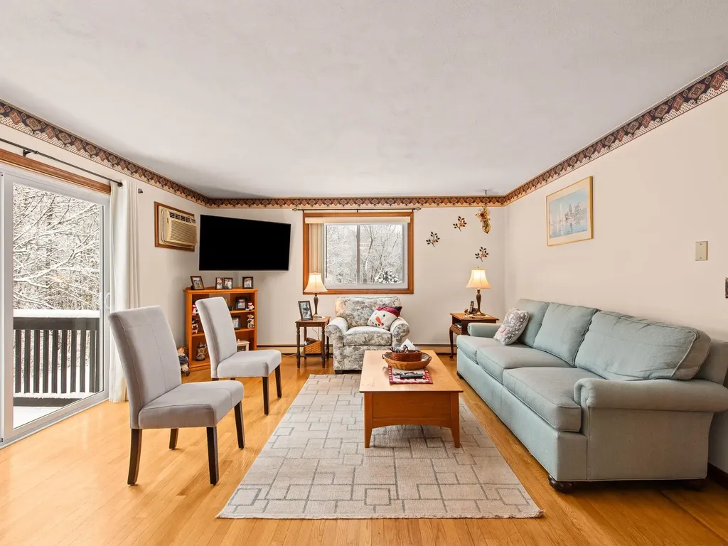 4 Mcquade Brook Road Bedford NH 03110