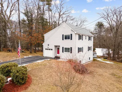 4 Mcquade Brook Road Bedford NH 03110