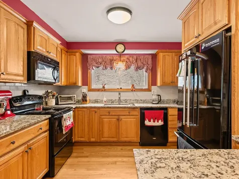 4 Mcquade Brook Road Bedford NH 03110