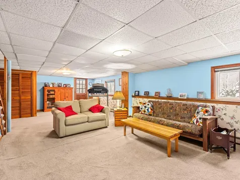 4 Mcquade Brook Road Bedford NH 03110