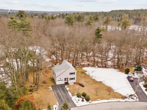 4 Mcquade Brook Road Bedford NH 03110