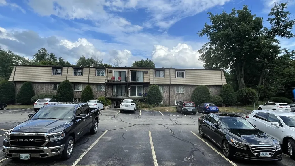 2 Silvestri Circle Derry NH 03038