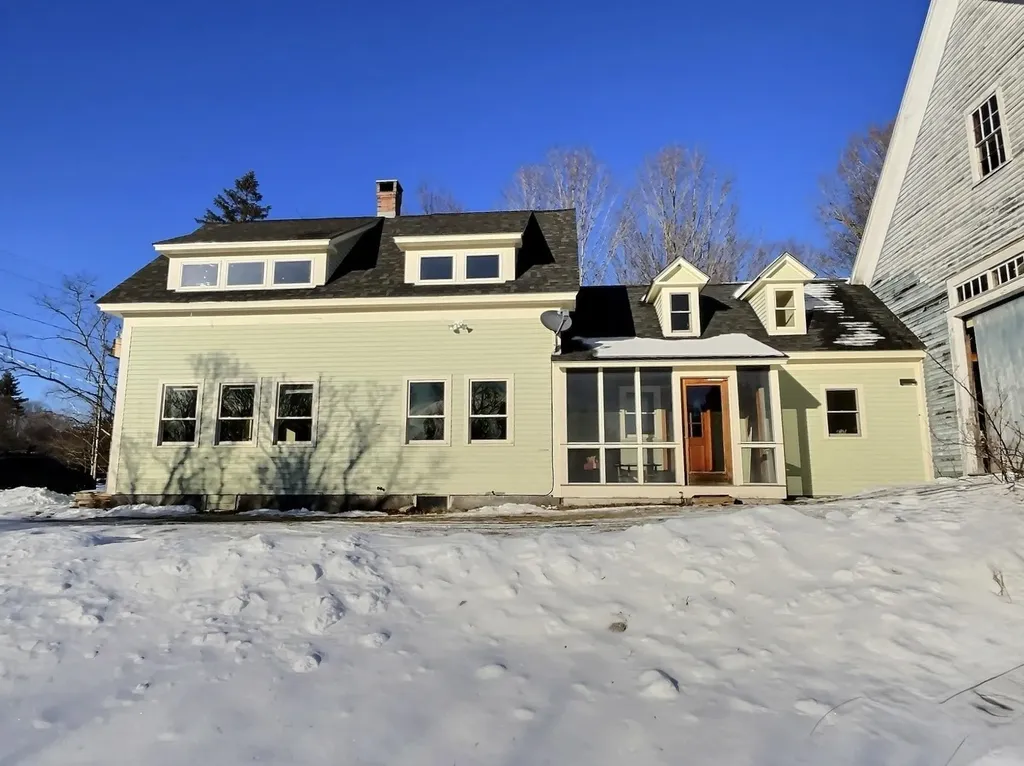 24 Greenhouse Lane Bradford NH 03221