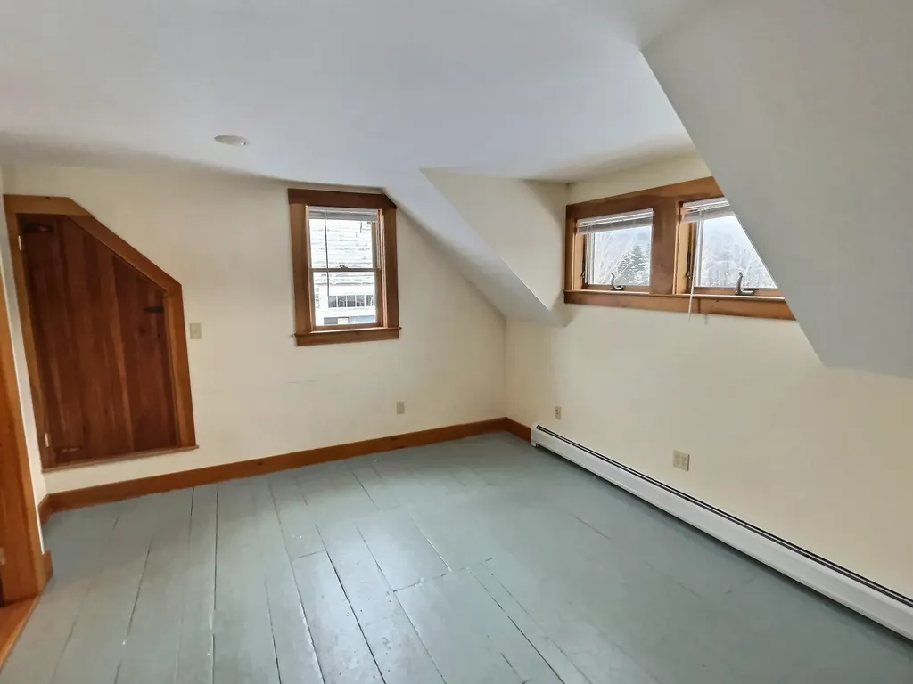 24 Greenhouse Lane Bradford NH 03221