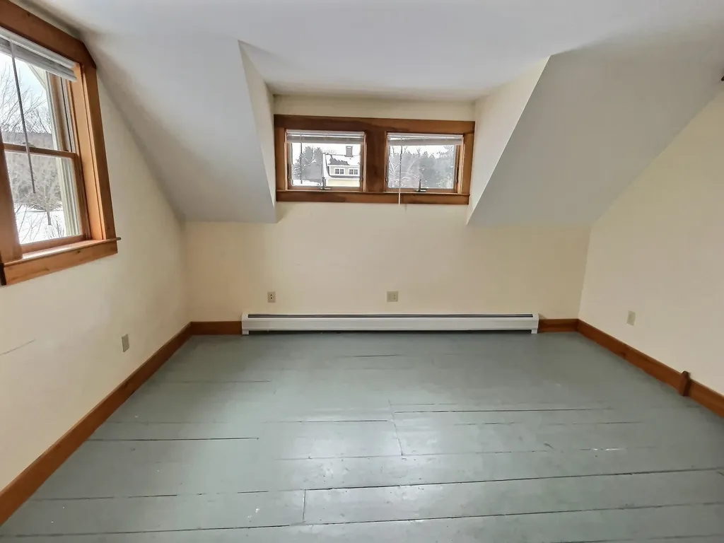 24 Greenhouse Lane Bradford NH 03221