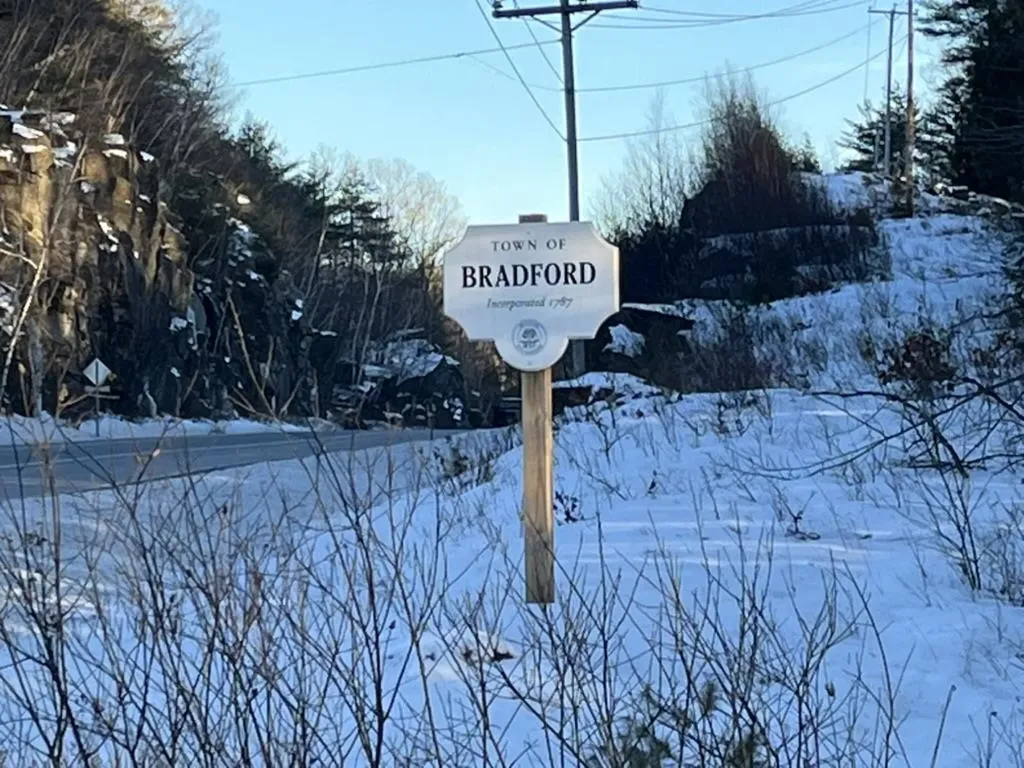 24 Greenhouse Lane Bradford NH 03221