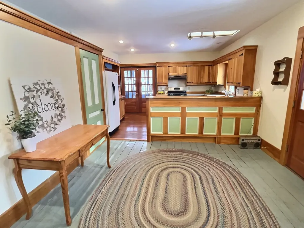 24 Greenhouse Lane Bradford NH 03221