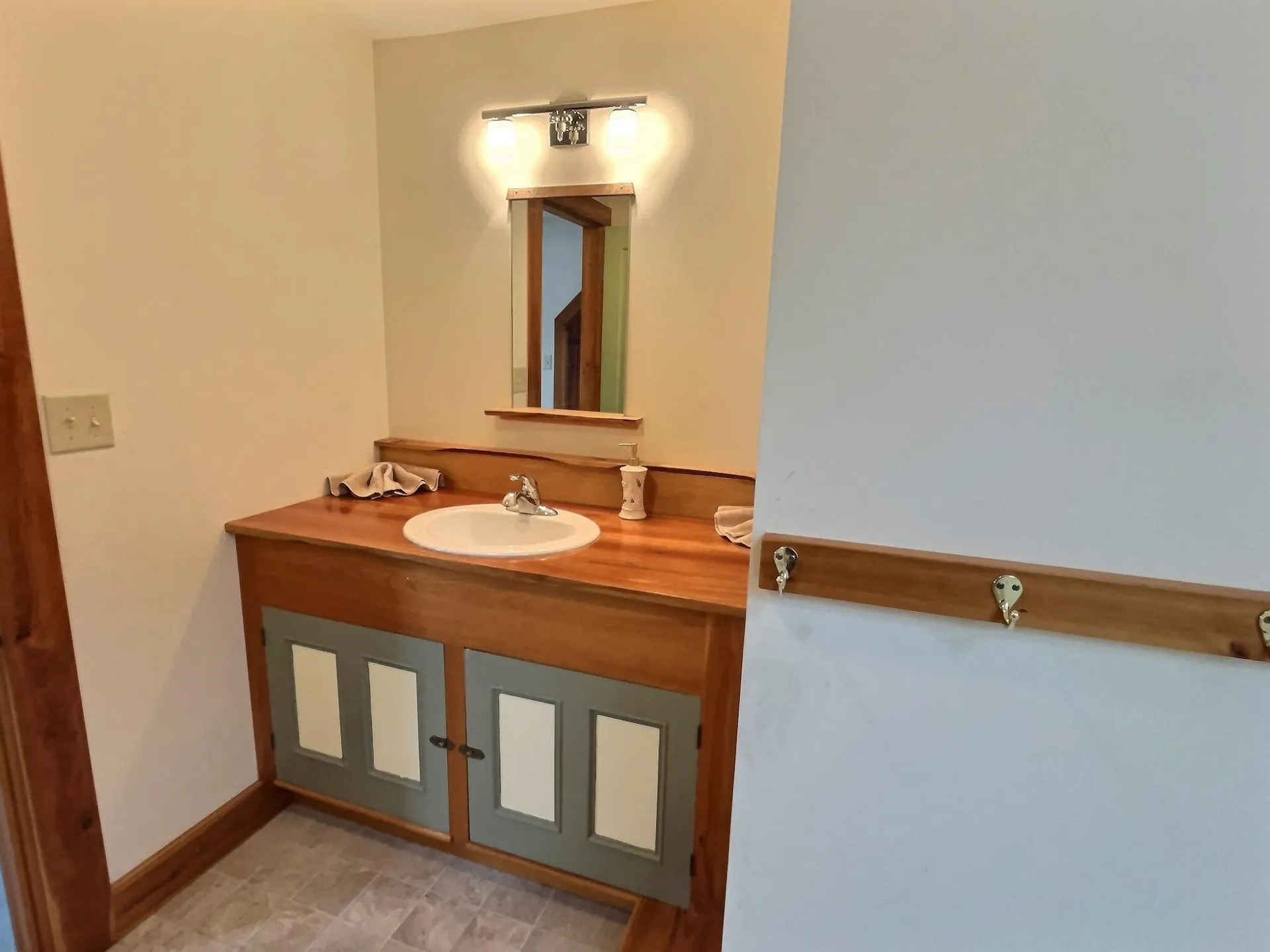 24 Greenhouse Lane Bradford NH 03221