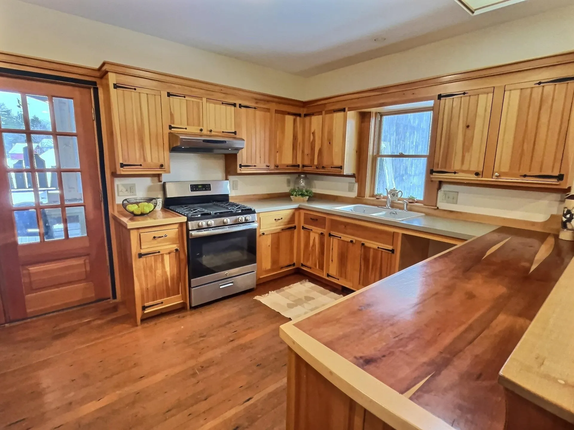 24 Greenhouse Lane Bradford NH 03221