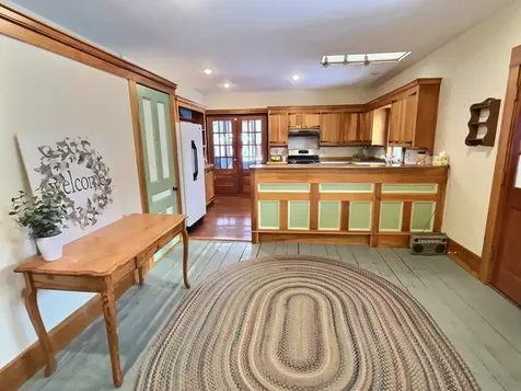 24 Greenhouse Lane Bradford NH 03221